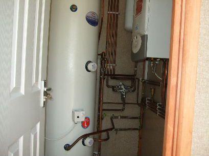 plumbing-on-a-6-bay-shower-unit